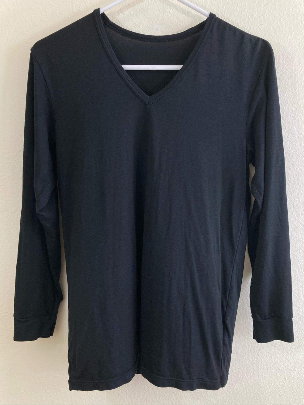 Uniqlo HEATTECH Black V-Neck Thermal Base Layer Women’s M